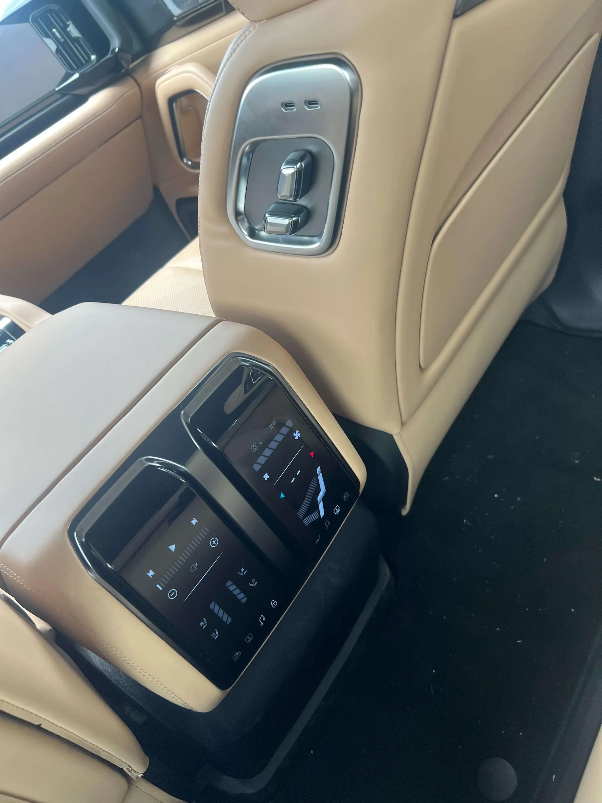 FANG CHENG BAO Leopard 8 Zhiyong Ultimate Edition 7 Seats