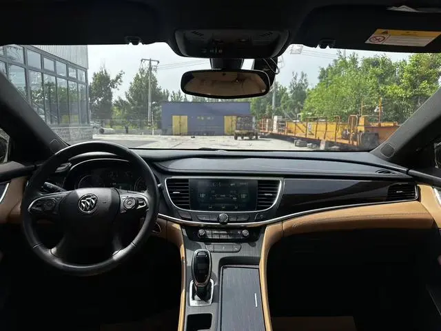 Buick Lacrosse 28T Elite type