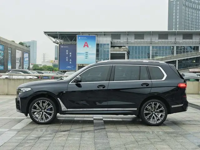 BMW BMW X7 xDrive40i Exclusive M Sports Suit