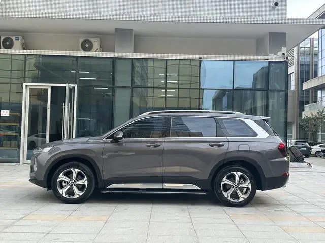 Hyundai Shengda 380 TGDi GLS automatic two-wheel drive deluxe Edition