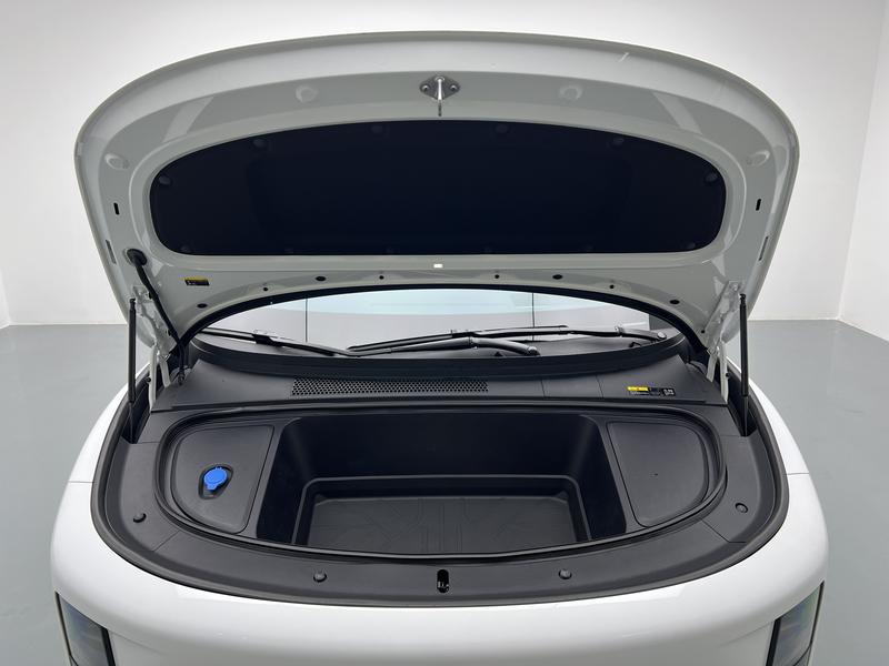 Li Auto Ideal i6 2025
