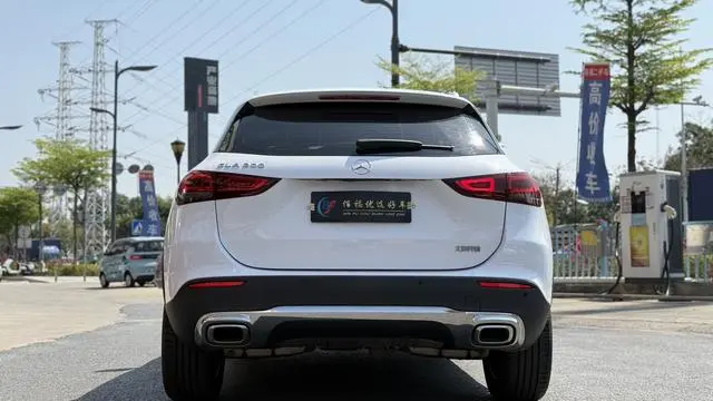 Mercedes-Benz Mercedes-Benz GLA GLA 200