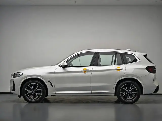 BMW BMW X3 Facelift xDrive25i M sports suit