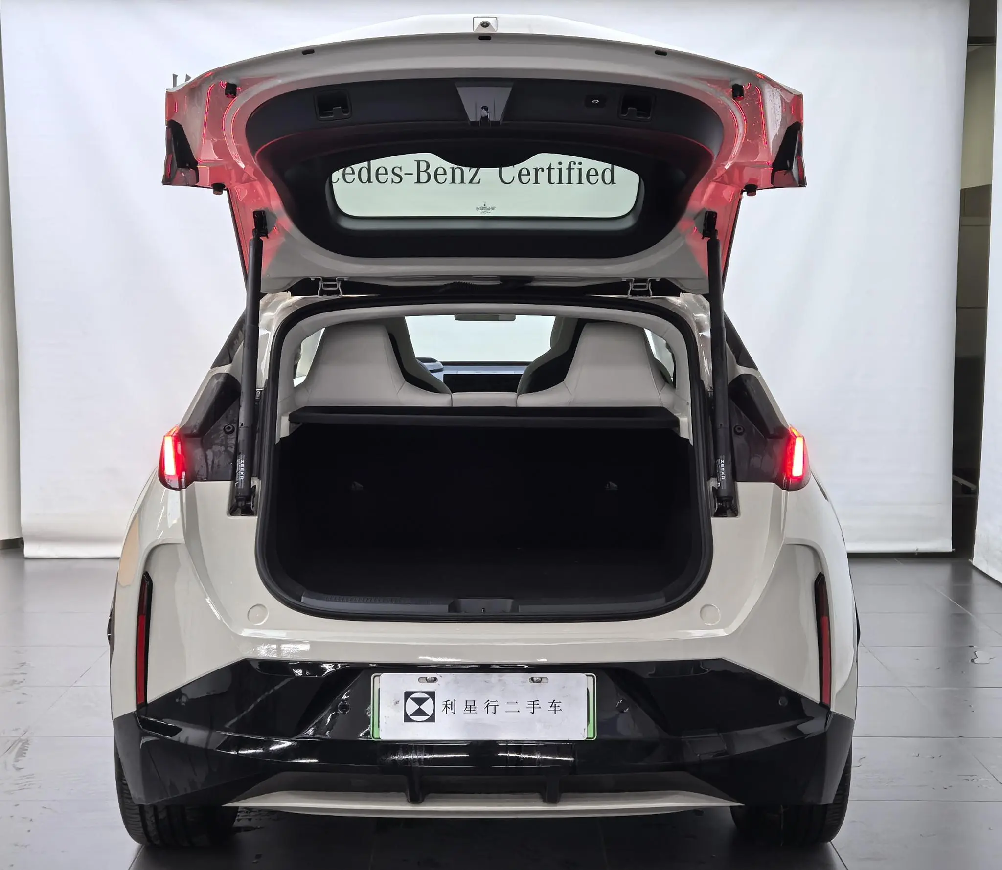 ZEEKR ZEEKR X Four-seater rear exorcism square version