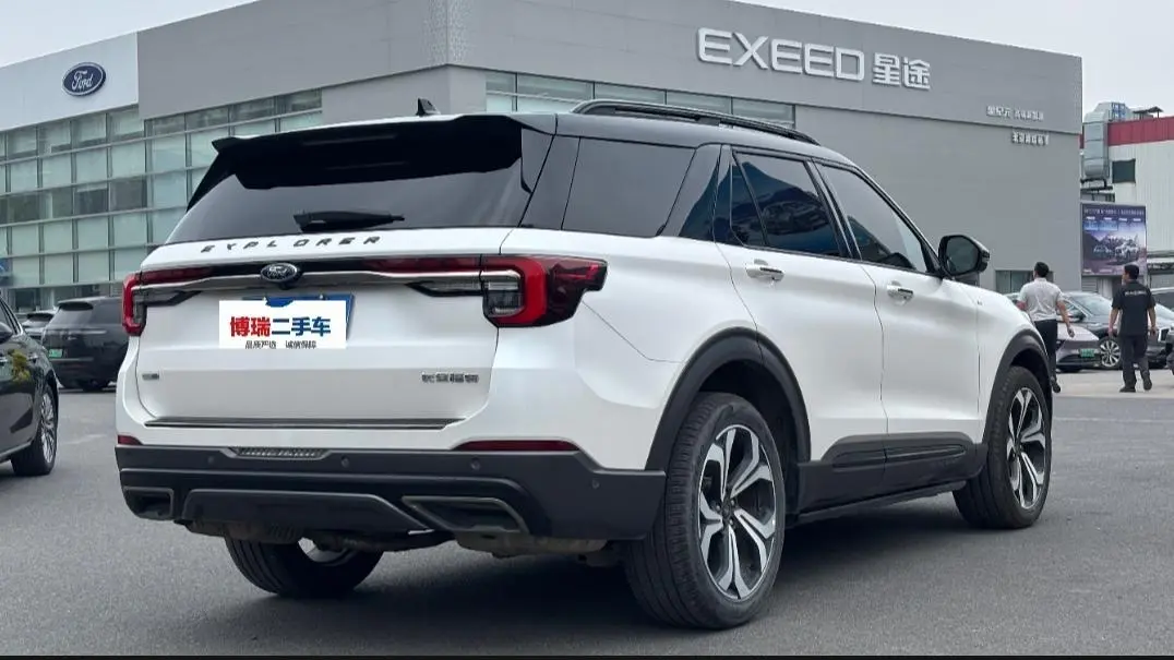 Ford Explorer EcoBoost 285 four-wheel drive ST-LINE 6-seater