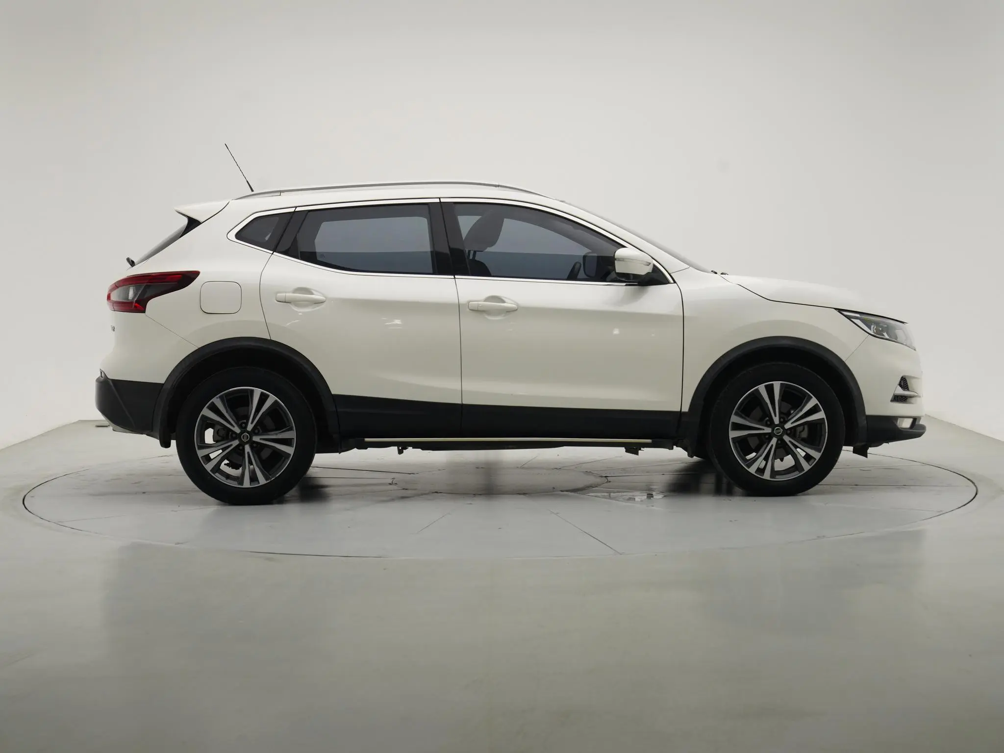 Nissan Qashqai 2.0 L XV Prem Deluxe Edition