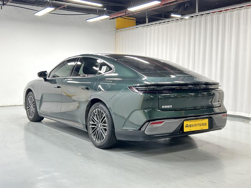 Geely Galaxy Galaxy Star Shine 8 PHEV 2025