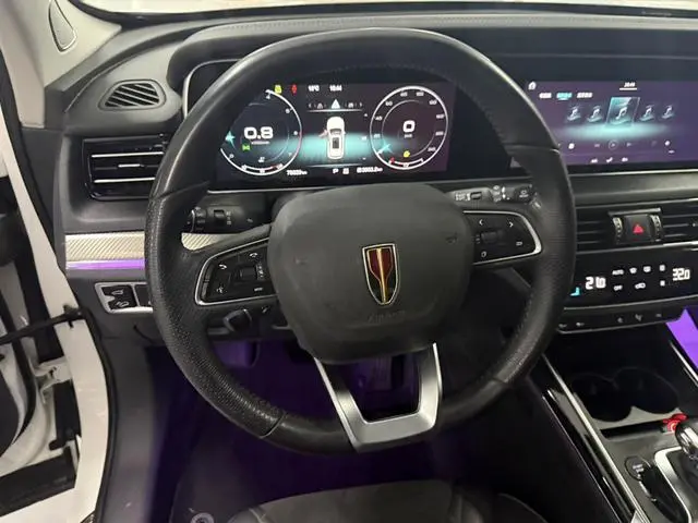 Hongqi Hongqi HS5 2.0T Zhilian Qixiang four-wheel drive version