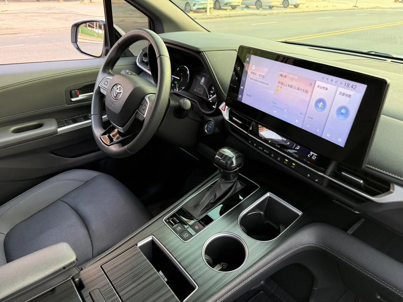 TOYOTA Saina Dual engine 2.5L Premium Edition