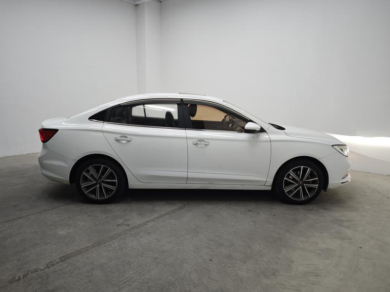 Roewe Roewe i5 2019