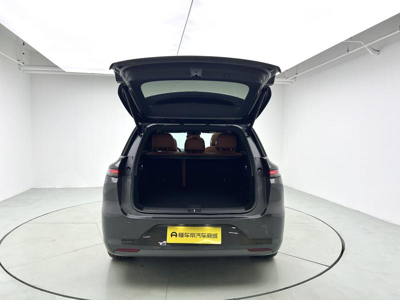 Li Auto Ideal L6 2024