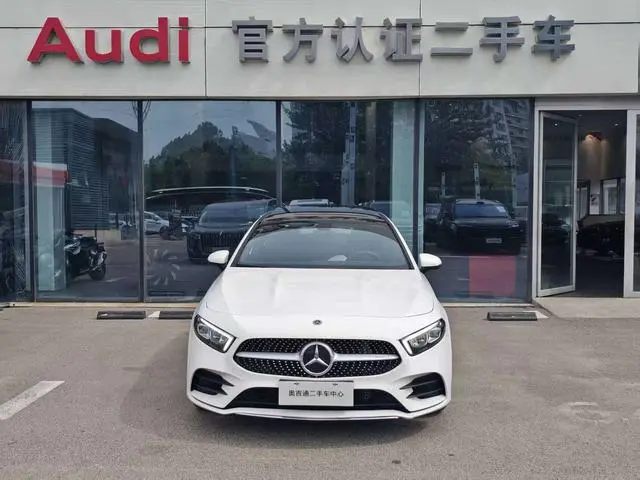 Mercedes-Benz Mercedes-Benz A-class A 200 L sports sedan fashion Version