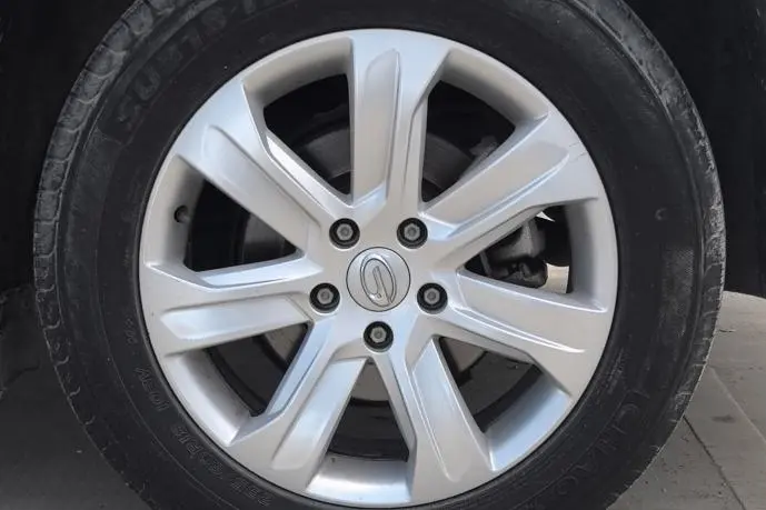 GAC Trumpchi GS8 320T two-wheel drive premium edition 7 seats