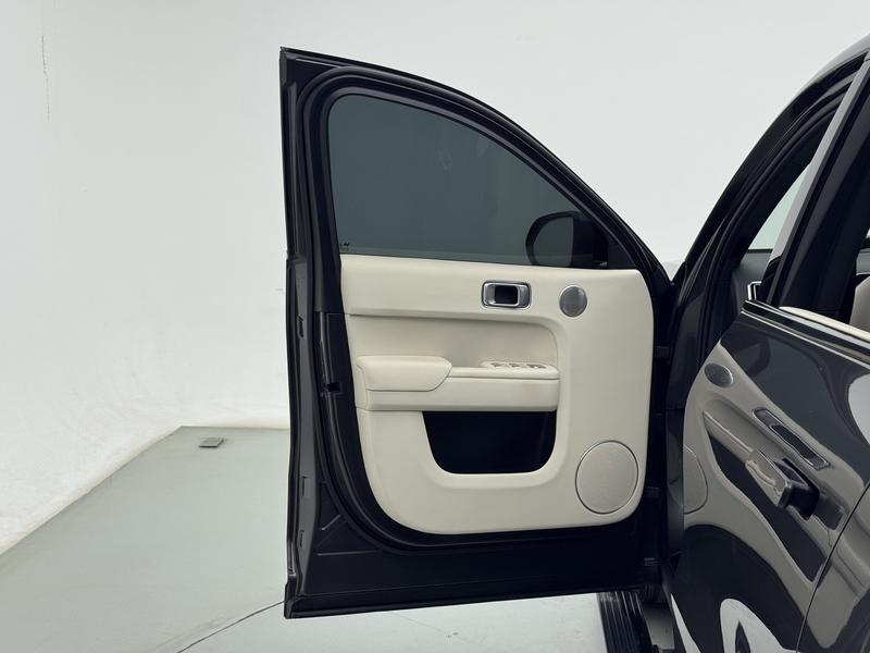 Li Auto Ideal L8 2024