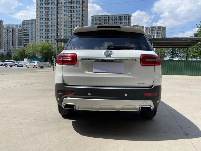 Changan Changan CS95 2.0T two-wheel drive Zhiyuan version