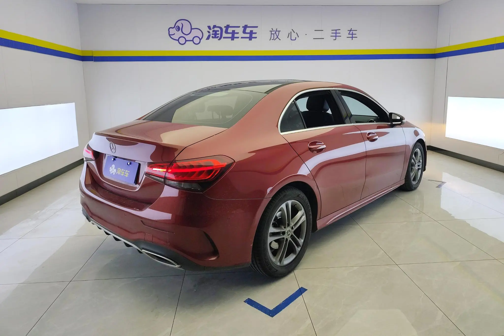Mercedes-Benz Mercedes-Benz A-class Second facelift A 180 L sports sedan
