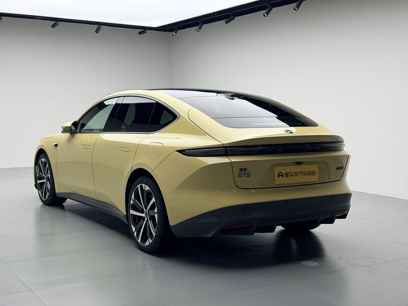 NIO NIO ET5 2022