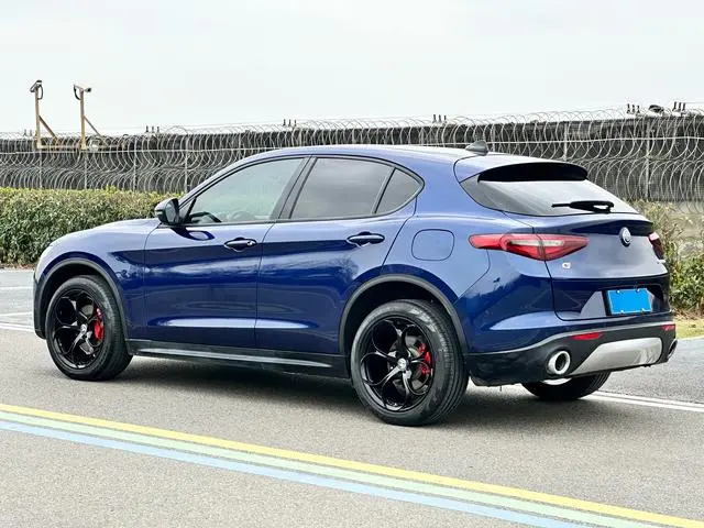 Alfa Romeo Stelvio 2.0T 200HP Elite Edition