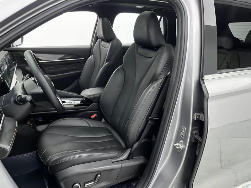 Geely Emgrand L 2024