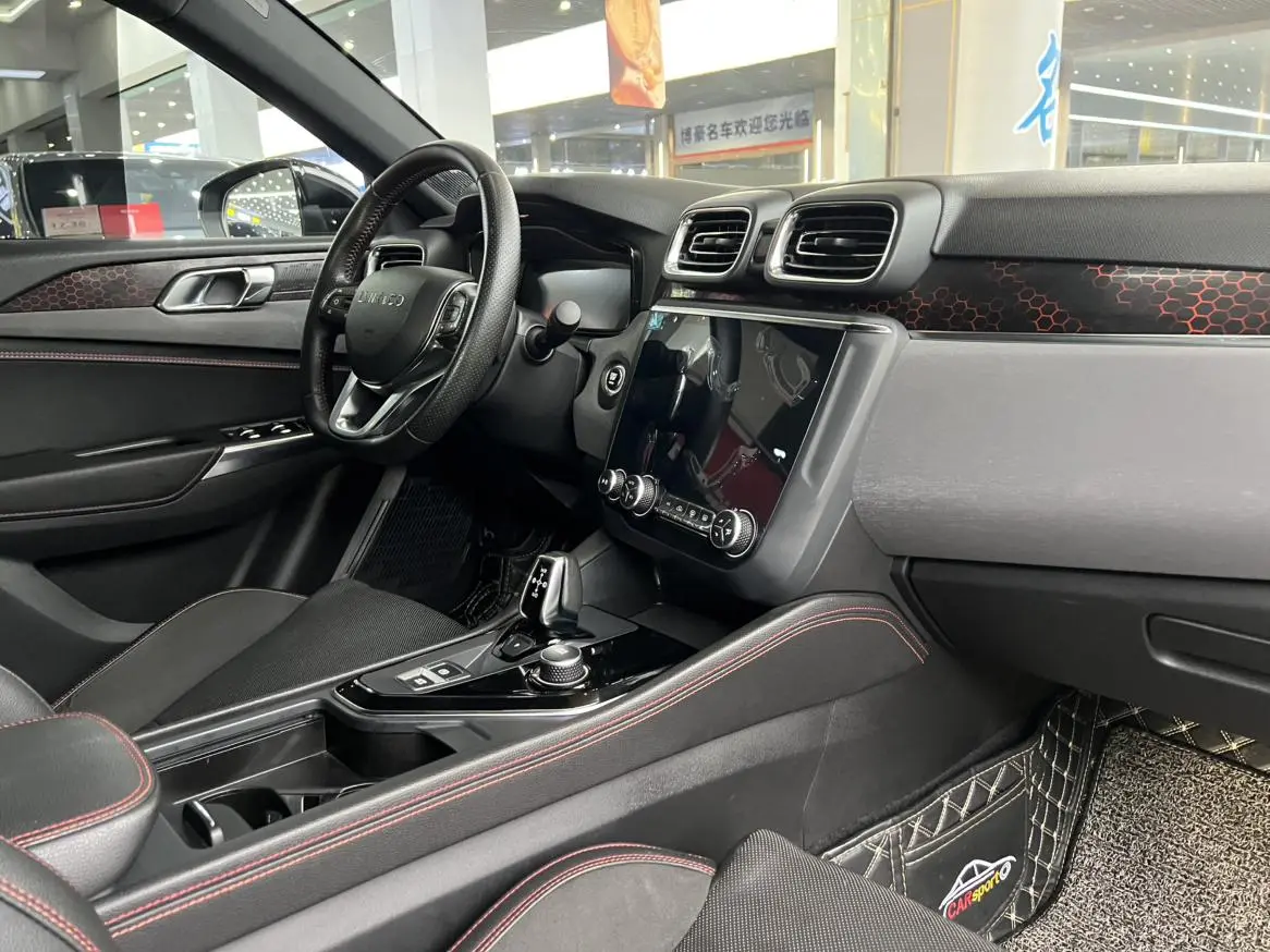 LYNK & CO Lynk 03 1.5TD DCT Deluxe Edition