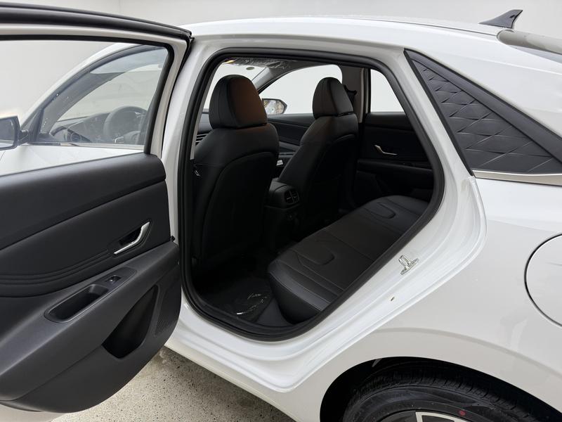 Hyundai Elantra 2023