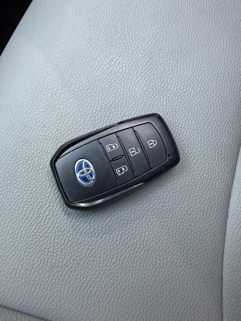 Toyota Gravia 2023