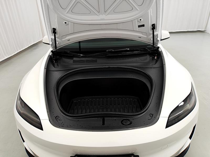 Tesla Model 3 2025