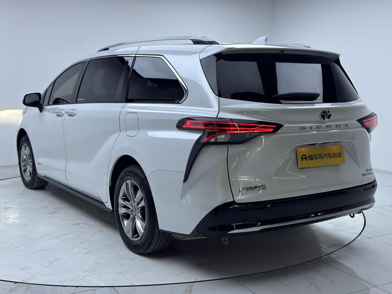 Toyota Sienna 2024