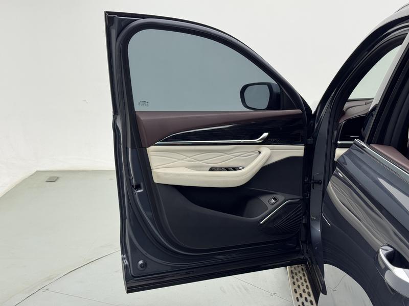 Geely Emgrand L 2024