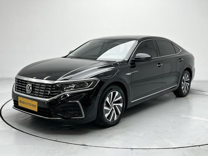 Volkswagen Passat PHEV 2022