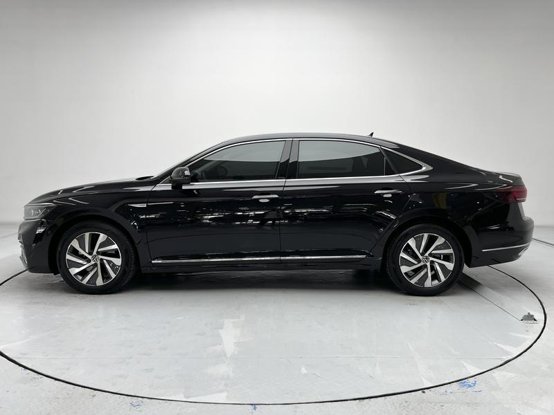 Volkswagen Passat PHEV 2022