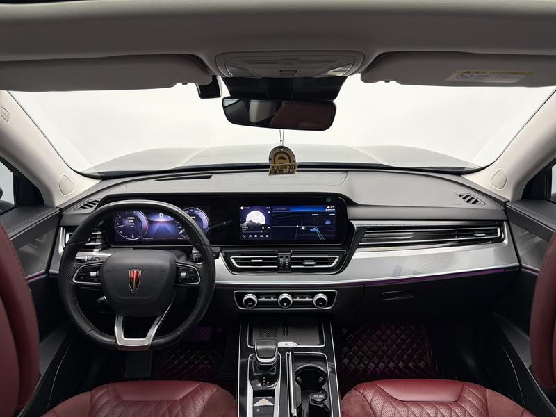 Hongqi Red Flag HS5 2023
