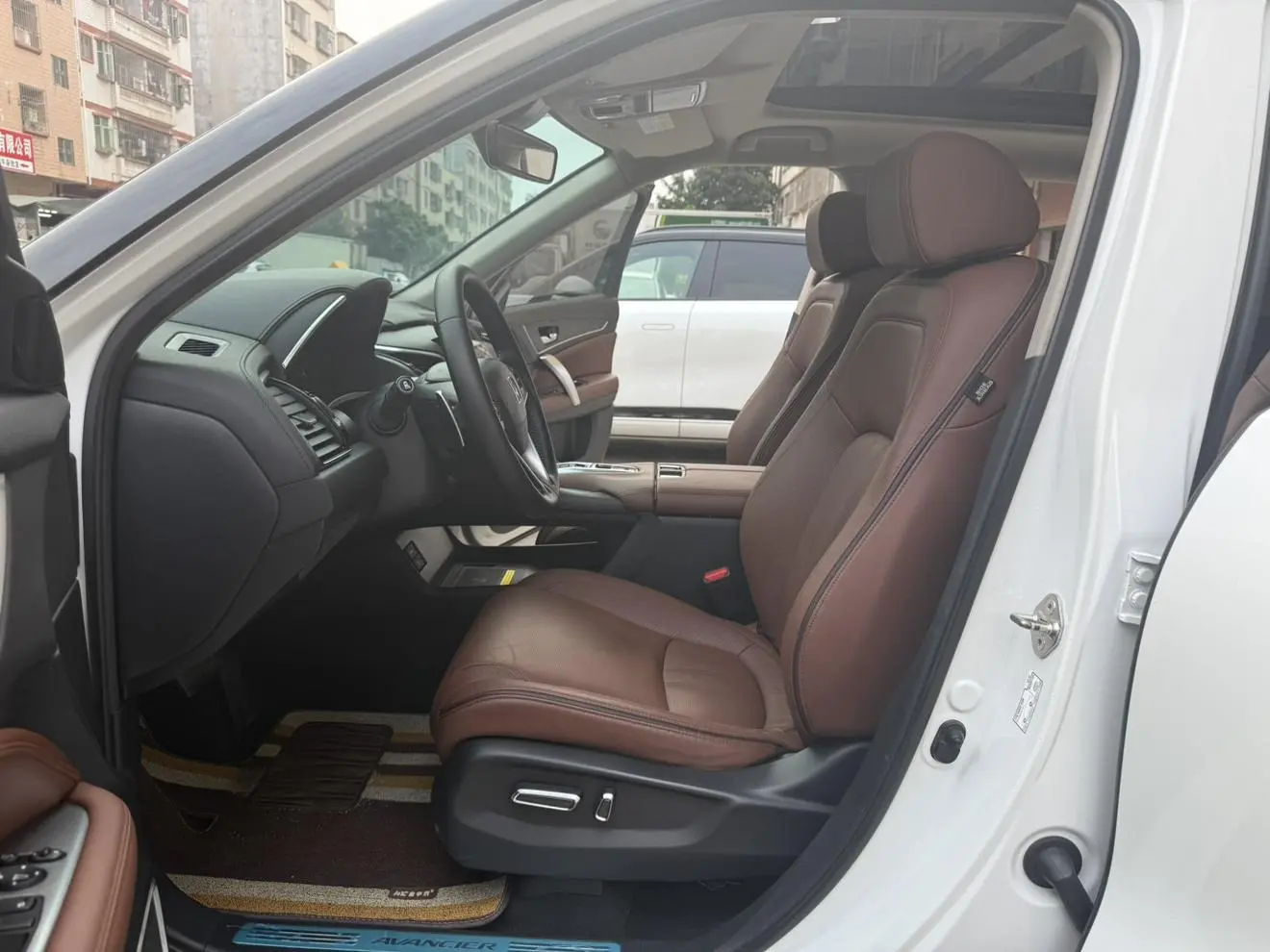Honda Crown Road 370 TURBO 9AT Premium Edition AWD