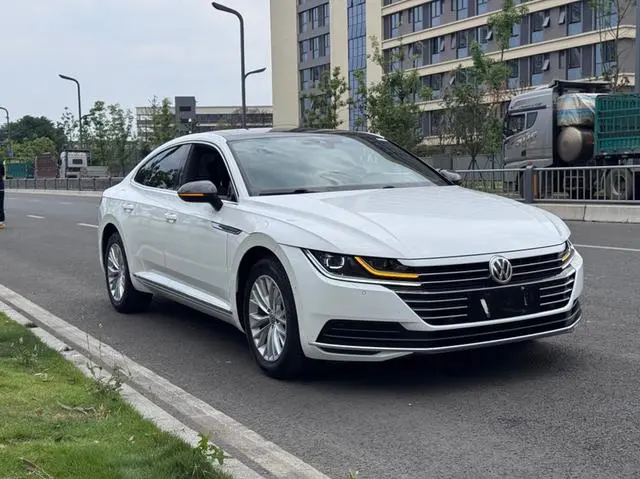 Volkswagen Volkswagen CC 330TSI Charm Edition Country V