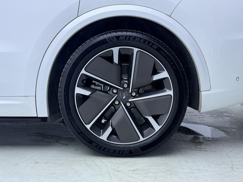Li Auto Ideal L9 2025