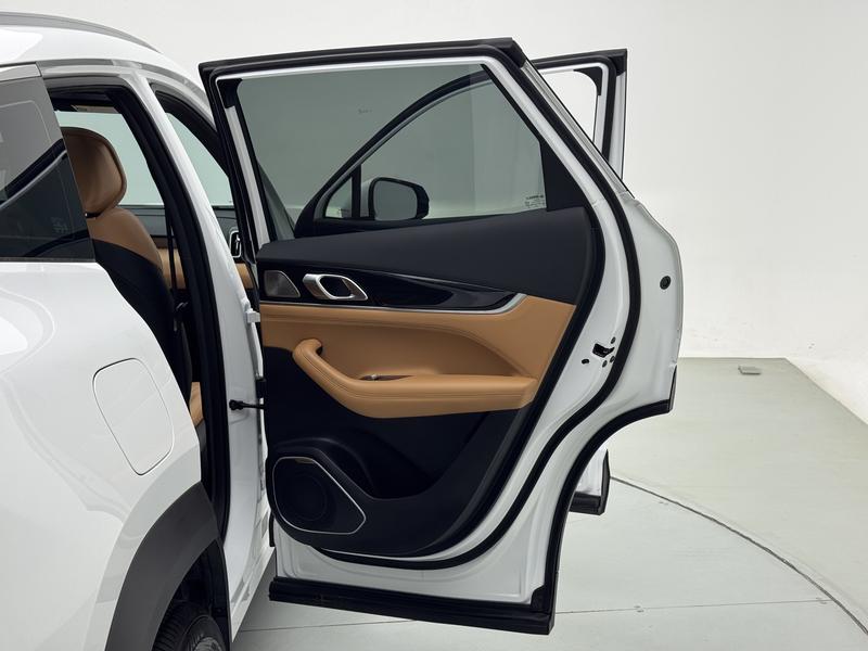 Geely Boyue L 2025