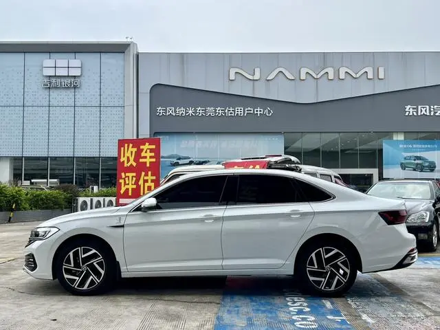 Volkswagen Sagitar 300TSI DSG Beyond Edition