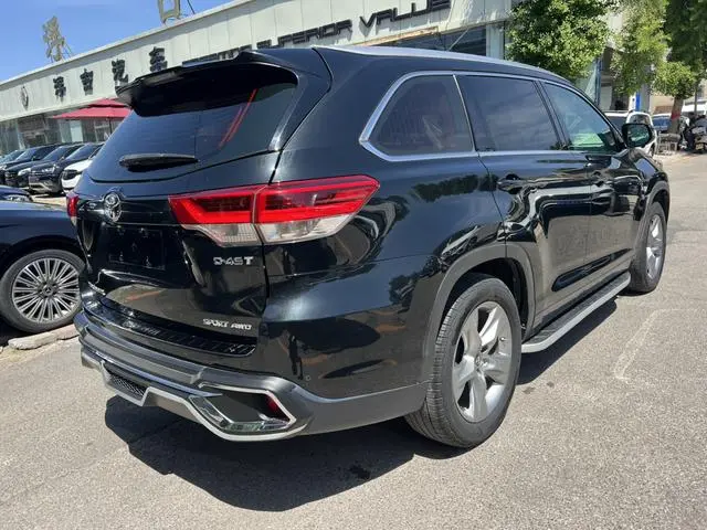 TOYOTA Highlander 2.0T four-wheel drive deluxe edition 7-seater Country V