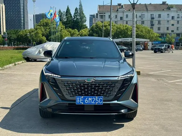 Changan Auchan Changan Auchan Z6 Blue Whale 1.5T DCT Smart Collar City Edition
