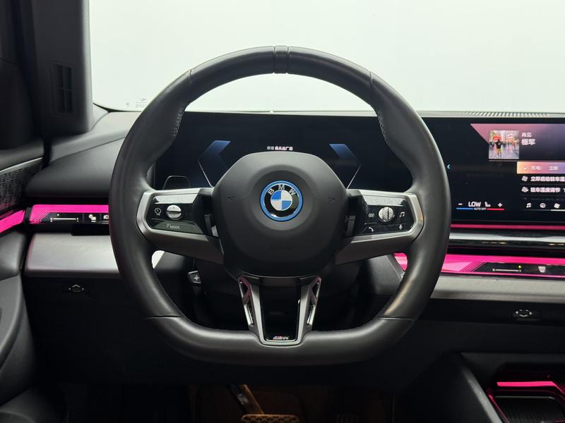 BMW BMW i5 2024
