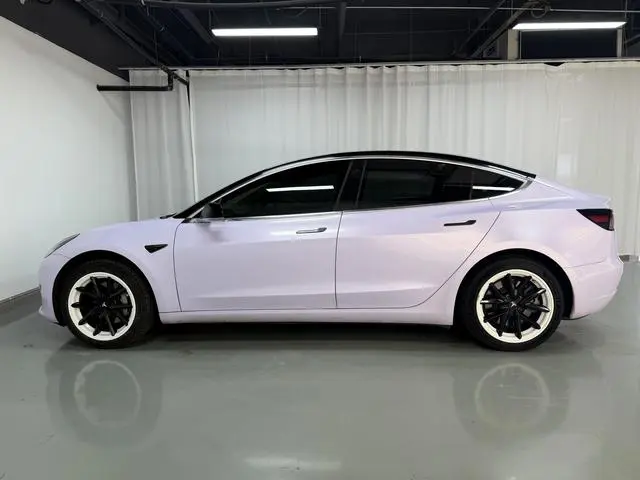 Tesla Model 3 Upgraded version of standard battery life rear drive