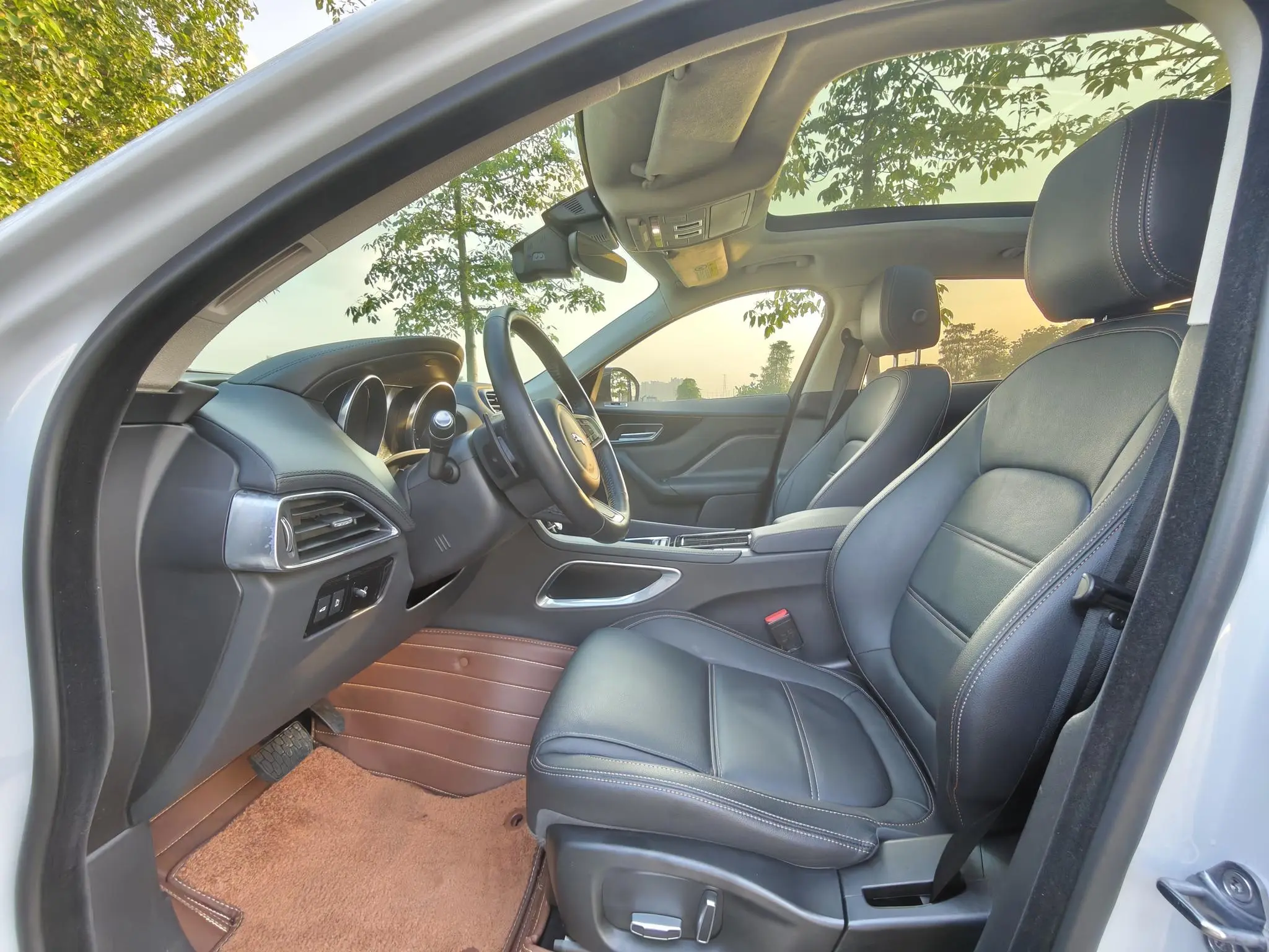 Jaguar Jaguar F-PACE 2.0T four-wheel drive Urban Exclusive Edition