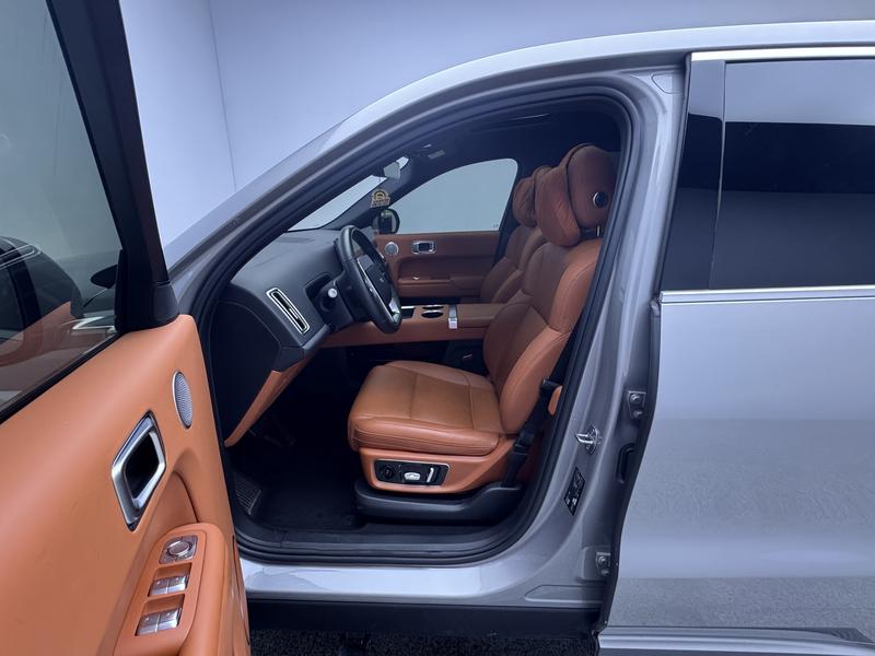 Li Auto Ideal L8 2024