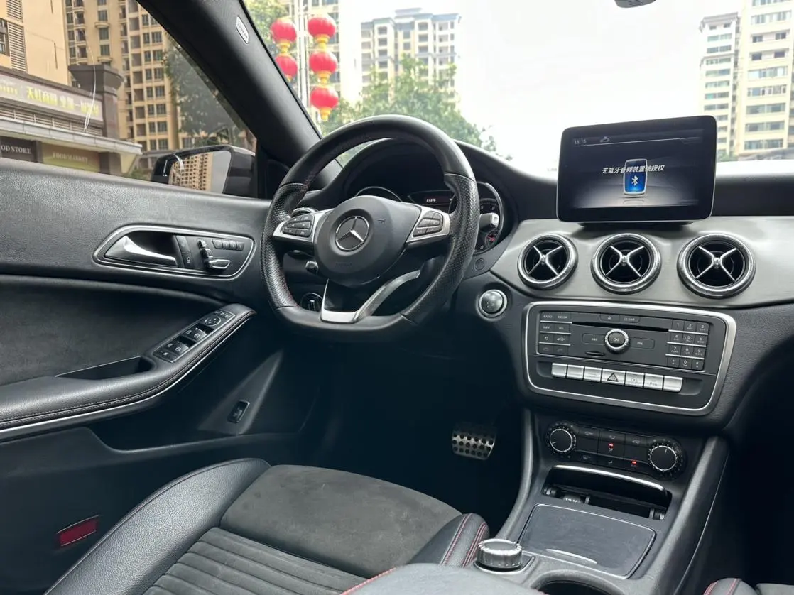 Mercedes-Benz Mercedes-Benz CLA CLA 220 4MATIC