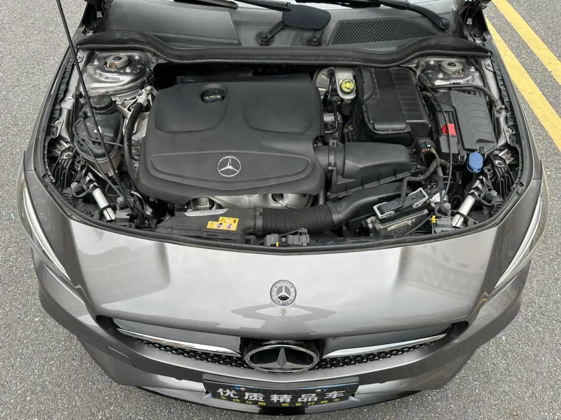 Mercedes-Benz Mercedes-Benz CLA CLA 220 4MATIC