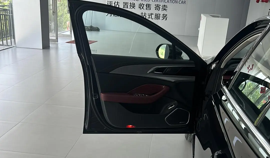 Hongqi Hongqi H5 1.5T DCT Zhilian Flag Rhyme Version