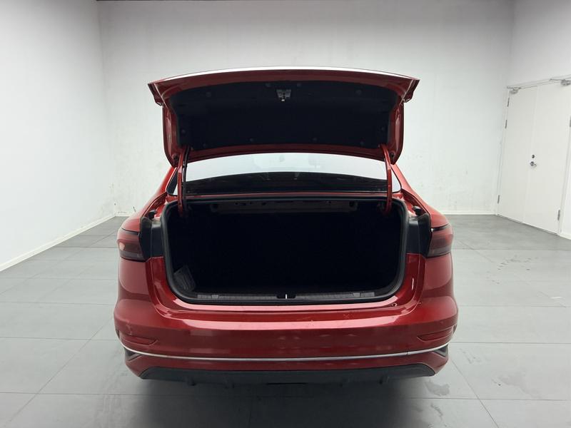 Geely Emgrand 2022
