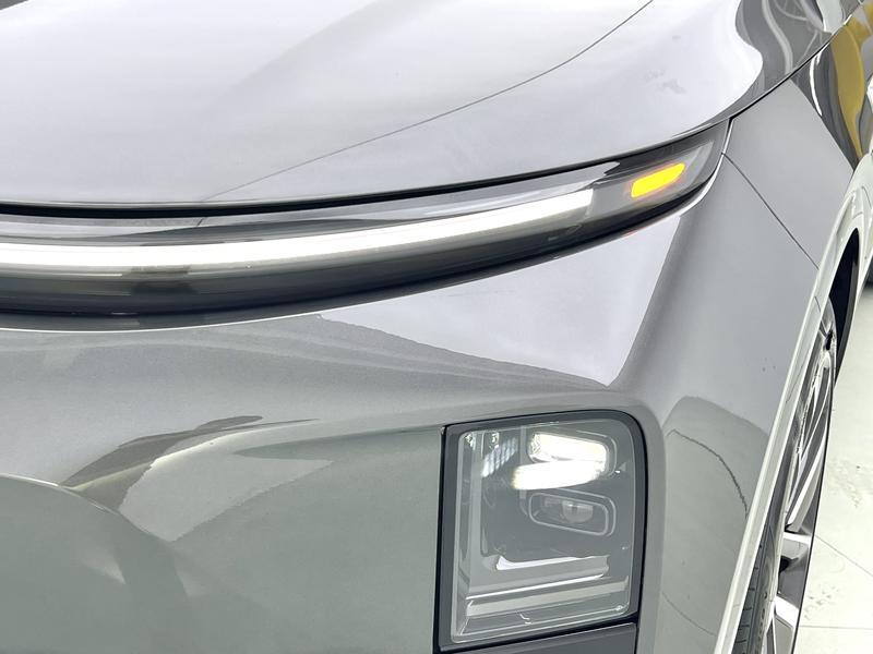 Li Auto Ideal L6 2024