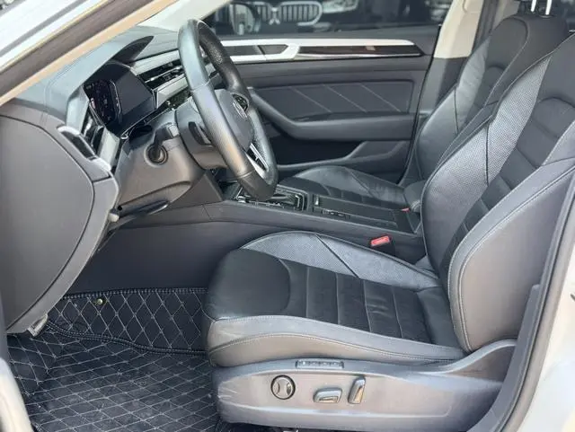 Volkswagen Volkswagen CC 380TSI eye-catching version