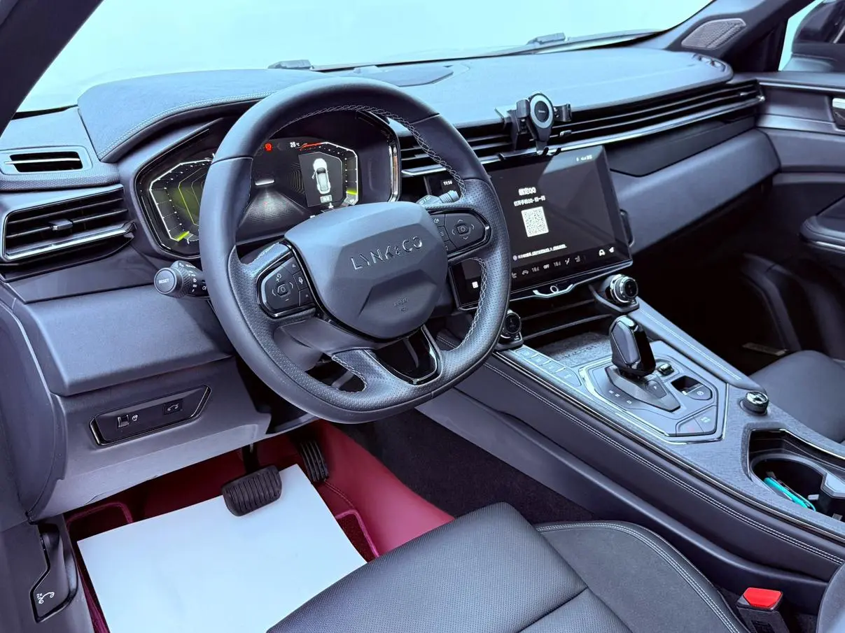 LYNK & CO Lynk 01 2.0TD four-wheel drive Halo
